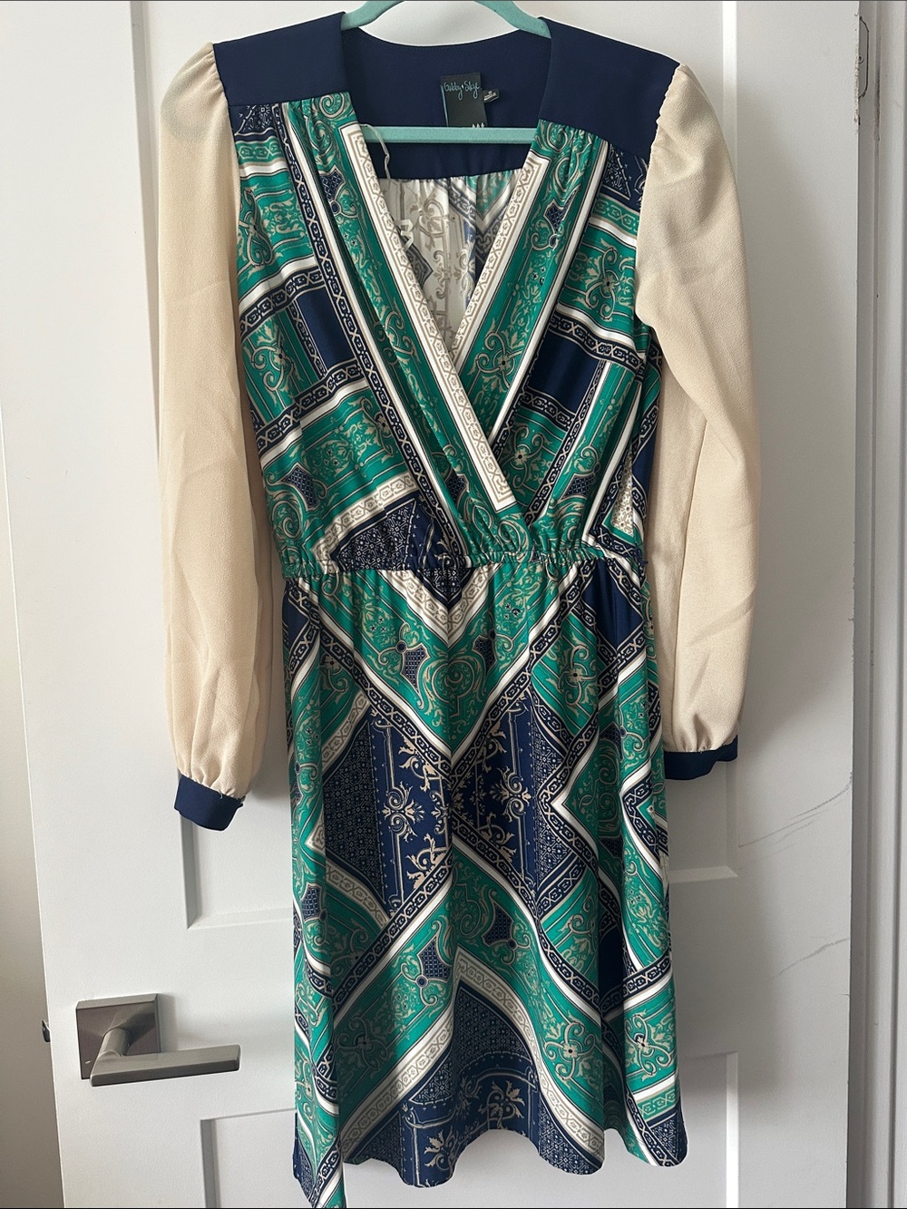 Printed V‑Neck Long Sleeve Dress in Green & Navy